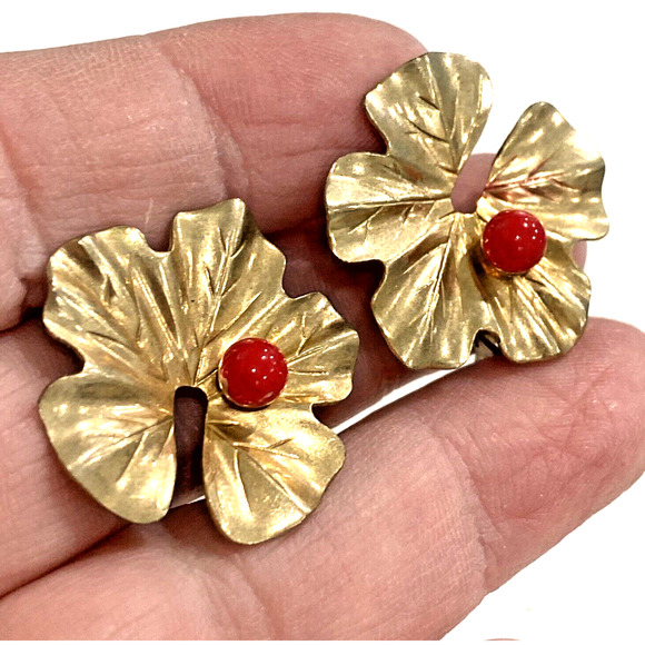 Vintage clip on earrings red beads textured dimensional golden lotus lily pad - Picture 2 of 6